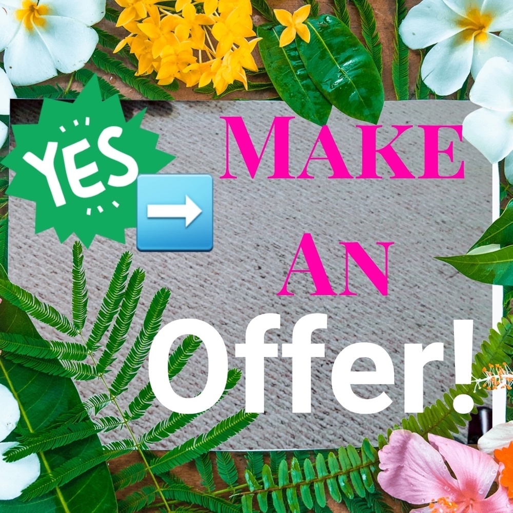 Open To ALL reasonable offers! ❤️